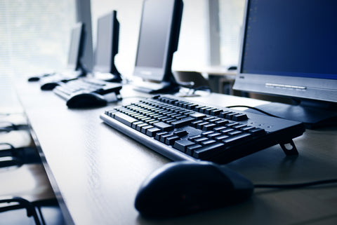 Fin du PC classique ? L’évolution des postes de travail en entreprise